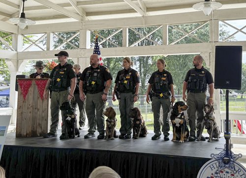 crisis-k9-swearing-in2_edited.JPG crisis-k9-swearing-in2_edited.JPG
